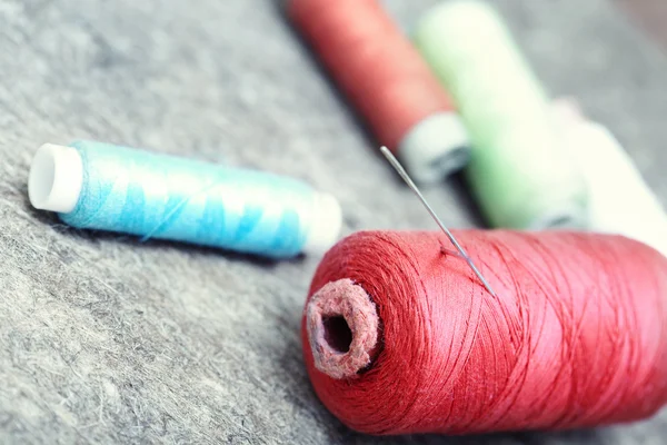 Carretes de coser — Foto de Stock