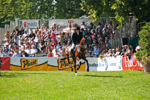 Турнир по прыжкам с лошади в strzegom на HSBC FEI World Cup 2009 — стоковое фото
