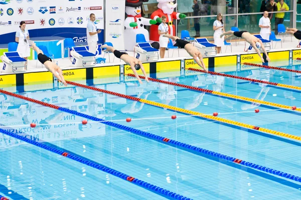 Swimmers starting to the competition — Stock Photo, Image
