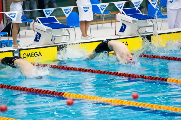 Pływacy, począwszy od konkursu — Zdjęcie stockowe