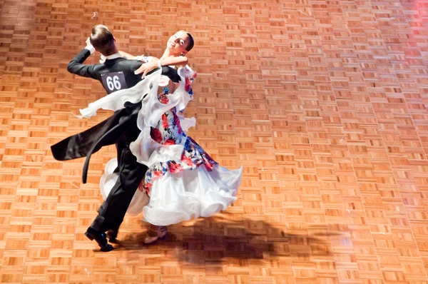Competitors dancing slow waltz at the dancing conquest — Stock Photo, Image