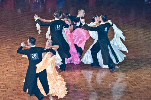 Concurrenten langzame wals dansen bij de dansende verovering — Stockfoto