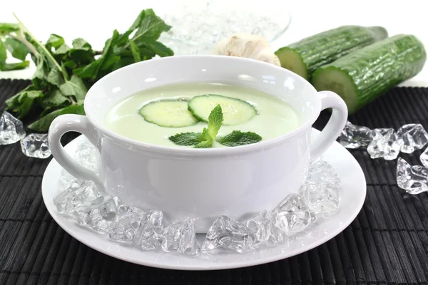 Iced cucumber soup with yogurt — Stock Photo, Image