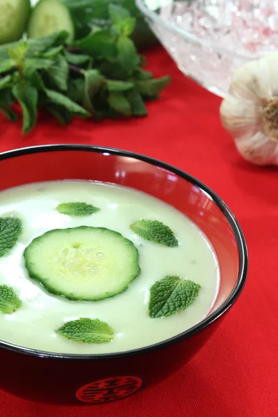 Asian iced cucumber soup with yogurt — Stock Photo, Image