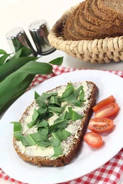 Wild garlic bread — Stock Photo, Image