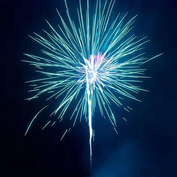 Kleurrijke vuurwerk — Stockfoto