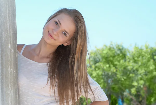 Pretty blond girl outdoors — Stock Photo, Image