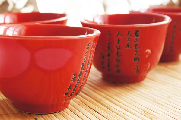 Groene thee in chinese cups — Stockfoto