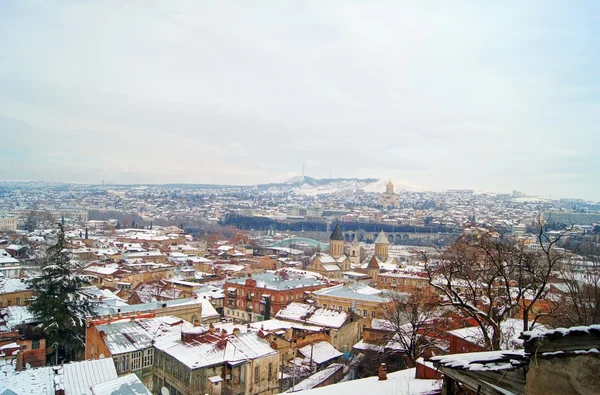 Зимний вид на город Тбилиси — стоковое фото