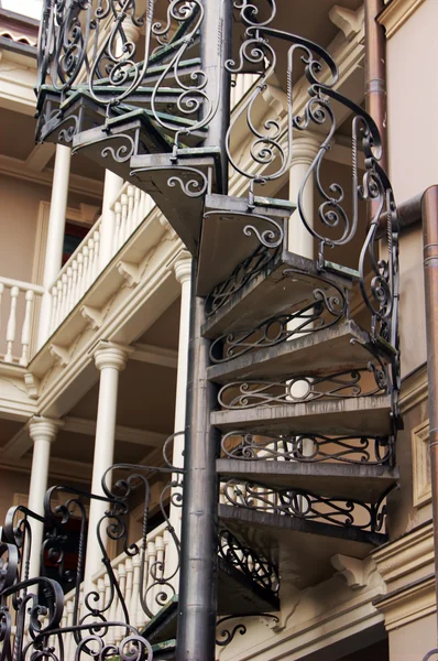 Ancien escalier dans les maisons de Tbilissi des 18-19 siècles, République de Géorgie — Photo