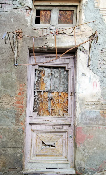 Szecessziós homlokzata Tbiliszi óvárosában található, a felújított környéki Marjanishvilis négyzetes Stock Kép
