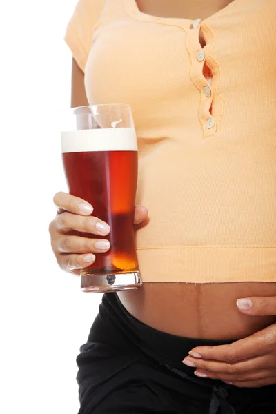Zwangere vrouw in een slechte gewoonte. — Stockfoto
