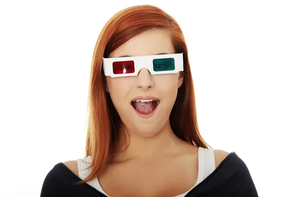 Młoda piękna kobieta z okularami 3d — Zdjęcie stockowe