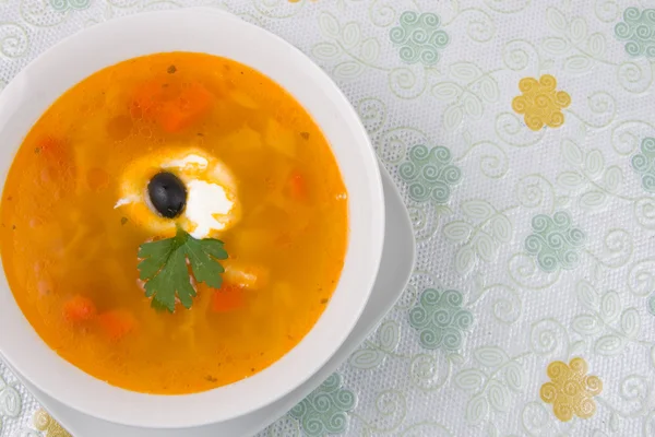 Seljanka - ryska traditionella kryddig soppa — Stockfoto
