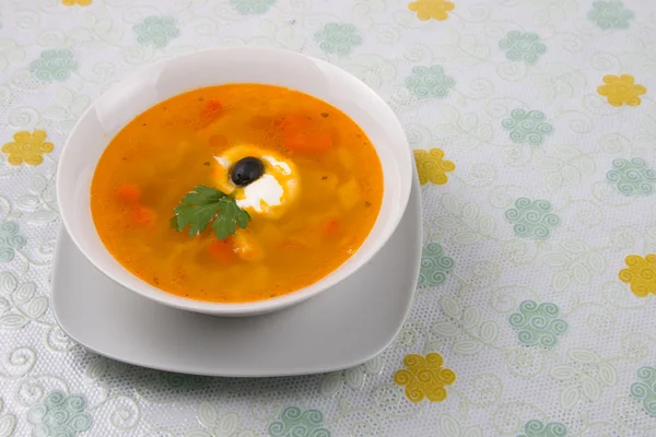 Solyanka - orosz hagyományos pikáns leves — Stock Fotó