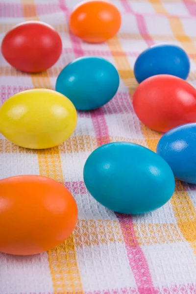 Easter eggs and cake — Stock Photo, Image