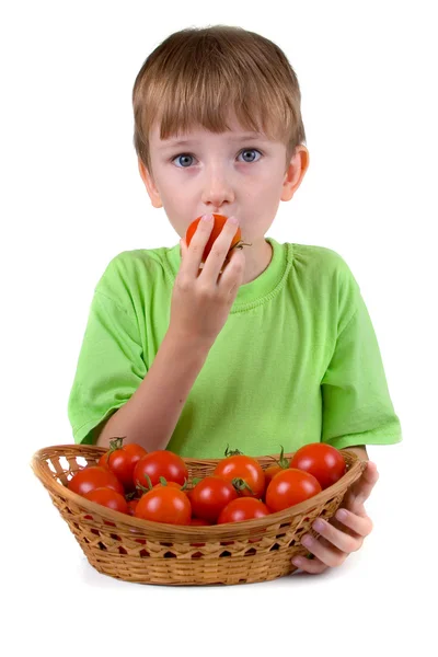 西红柿的男孩 — 图库照片