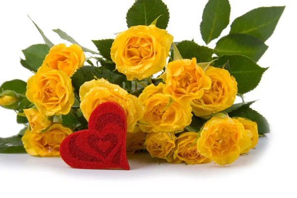 Όμορφα κίτρινα τριαντάφυλλα και καρδιά — Φωτογραφία Αρχείου