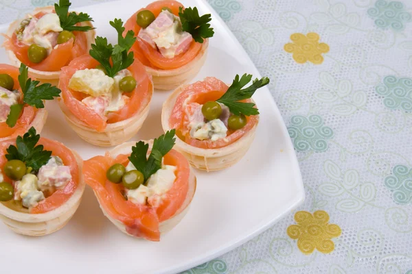 Tartlets with red fish — Stock Photo, Image