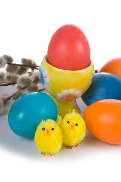 Huevos de Pascua y ramitas de sauce — Foto de Stock