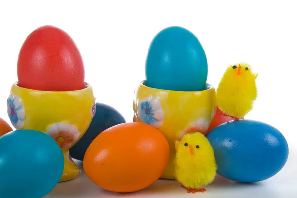 Huevos y pollos de Pascua — Foto de Stock