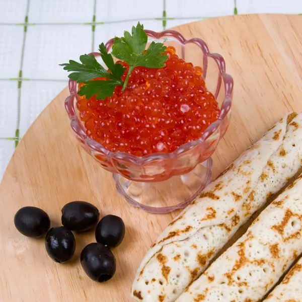 Panquecas com caviar vermelho. — Fotografia de Stock