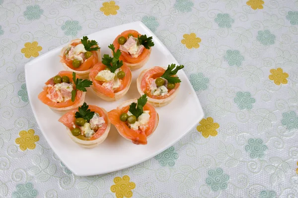 Tartlets with red fish — Stock Photo, Image