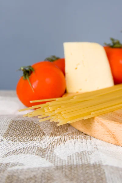 Espaguete e tomate — Fotografia de Stock