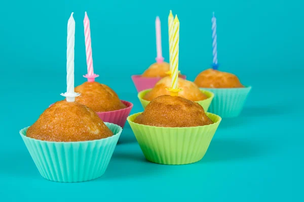 Cupcake festivi con candele — Foto Stock