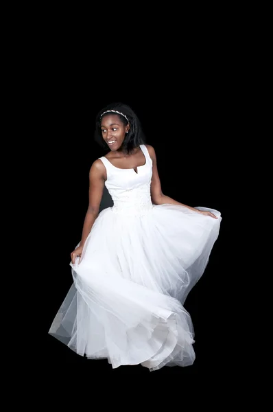Czarna kobieta w sukni ślubnej — Zdjęcie stockowe
