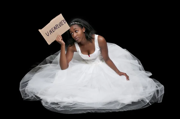 Desempregado mulher negra em vestido de noiva — Fotografia de Stock
