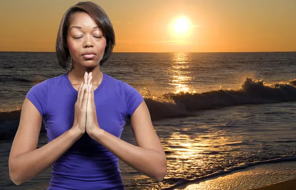 Woman praying — Stock Photo, Image