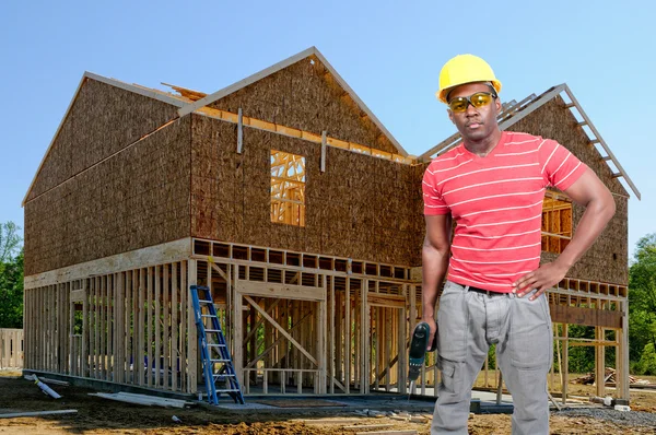Svart man byggnadsarbetare — Stockfoto