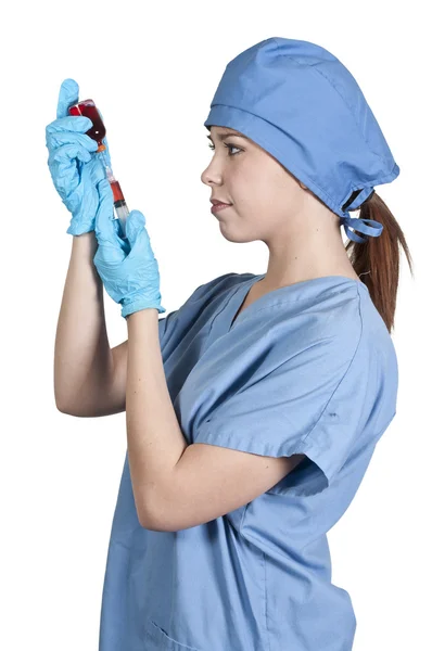Kvinnlig läkare med spruta — Stockfoto