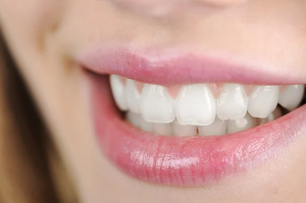 偉大な歯を持つ女性 — ストック写真
