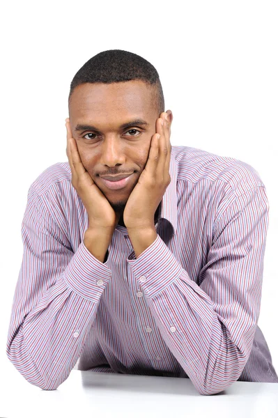 Afryki amerykański mężczyzna student siedząc przy biurku — Zdjęcie stockowe