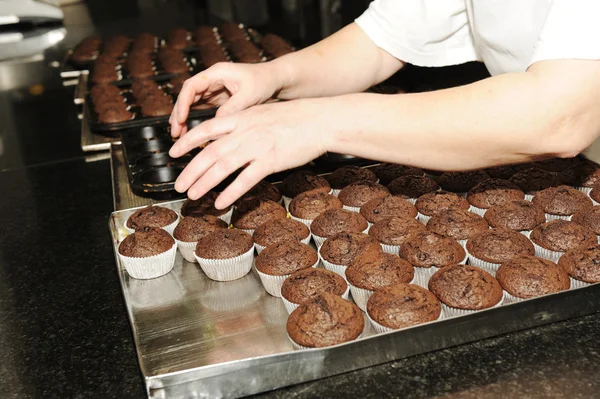 Fabricação de muffins — Fotografia de Stock