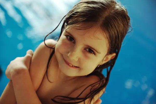 Little girl at pool — Stock Photo, Image