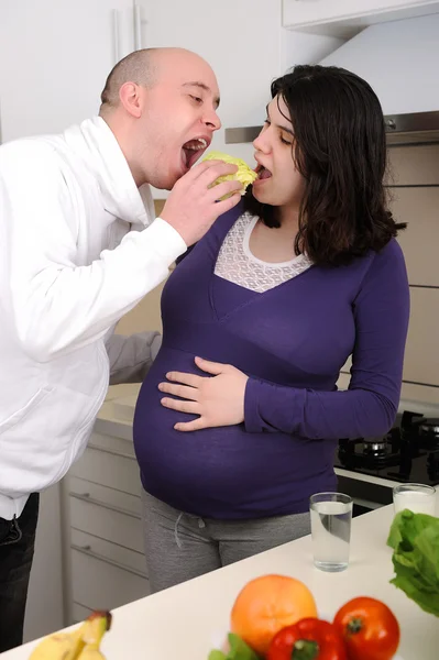 Husband and wife having mealtime together — Stock Photo, Image