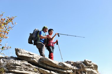 Alpler'de hiking Çift