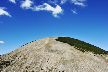 Hill ve gökyüzü