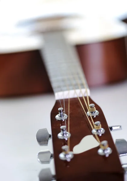 Close up van klassieke gitaar met ondiepe scherptediepte — Stockfoto