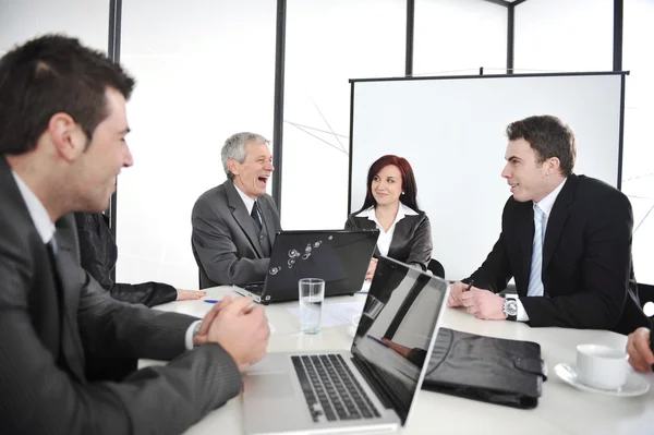 Biznesmeni o spotkanie biznesowe — Zdjęcie stockowe