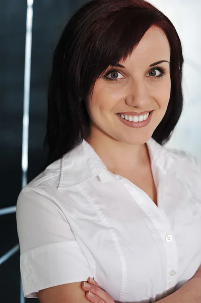 Closeup zakenvrouw glimlachen — Stockfoto