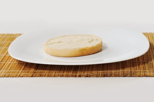 Pane su piatto — Foto Stock