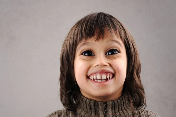 Colegial, serie de niño inteligente de 6-7 años con expres faciales —  Fotos de Stock