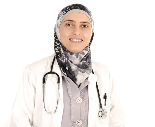 Moslim vrouwelijke arts in het ziekenhuis — Stockfoto