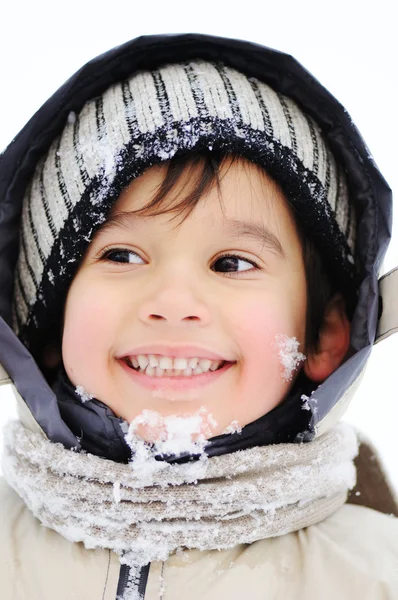 Dítě ve sněhu — Stock fotografie