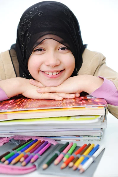 Μουσουλμανικές κορίτσι, μάθηση, επιστροφή στο σχολείο — Φωτογραφία Αρχείου