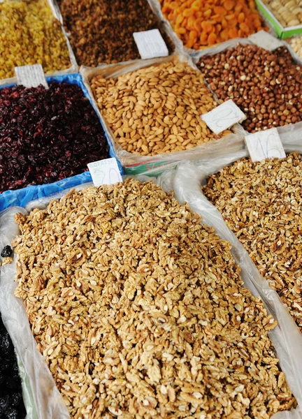 Frutas secas en el mercado, plaza, bazar — Foto de Stock